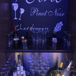 British Airways Lounge - Wine bar