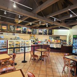 Main Street Bagels - Inside