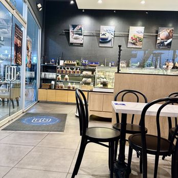 Paris Baguette - Indoor view from table (plaza entrance on the left) - Bakeries Near Me - Diamond Bar, California Paris Baguette - Indoor view from table (plaza entrance on the left) - Bakeries Near Me - Diamond Bar, California