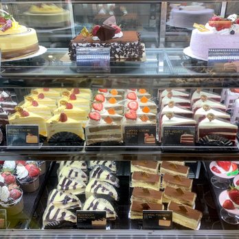85°C Bakery Cafe-Concord - Cake selection 2 - Bakeries Near Me - Concord, California