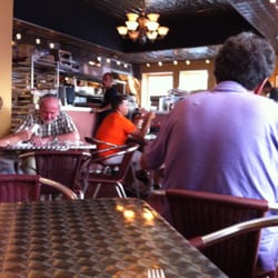Bubbies Bistro