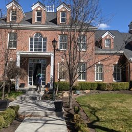 Exterior outside entrance of Atlas Moving Company - Beautiful home that we have the pleasure of moving a happy customer into. Exterior outside entrance of Atlas Moving Company - Beautiful home that we have the pleasure of moving a happy customer into.
