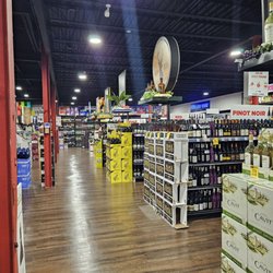 Union Liquors - Giant store