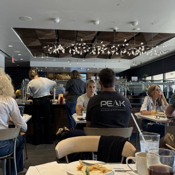 The Centurion Lounge - Airport Lounges Near Me - Phoenix, Arizona