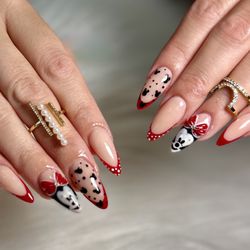 Pin Up Nail Bar