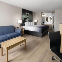 Super 8 by Wyndham Ellenton Bradenton Area - Guest room