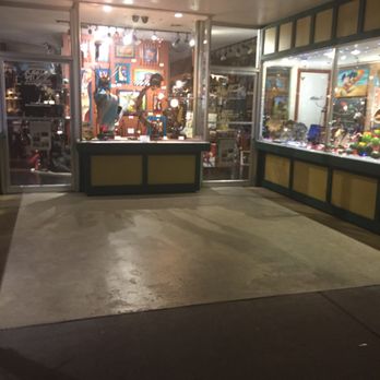 Whiskey Row - Art Gallery by day. Street Musician stage at night. - Local Flavor Near Me - Prescott, Arizona