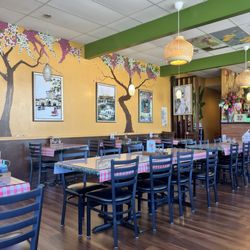 3 Bros Vietnamese Cuisine - Seating area