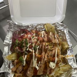 Sabor Catracho - Chicken breast with green plantains