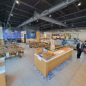 Paris Baguette - 4pm on a weekday - Bakeries Near Me - Beaverton, Oregon Paris Baguette - 4pm on a weekday - Bakeries Near Me - Beaverton, Oregon