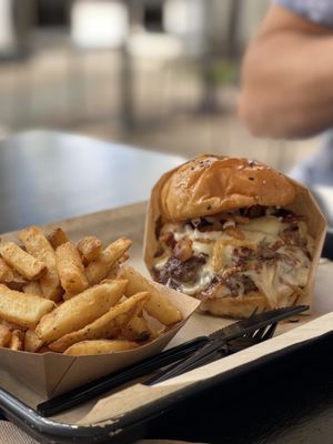 La Birra Bar (Burgers) - North Miami Beach by null