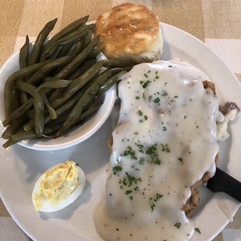 Dish - Country fried steak with green beans - Southern Near Me - Charlotte, North Carolina Dish - Country fried steak with green beans - Southern Near Me - Charlotte, North Carolina