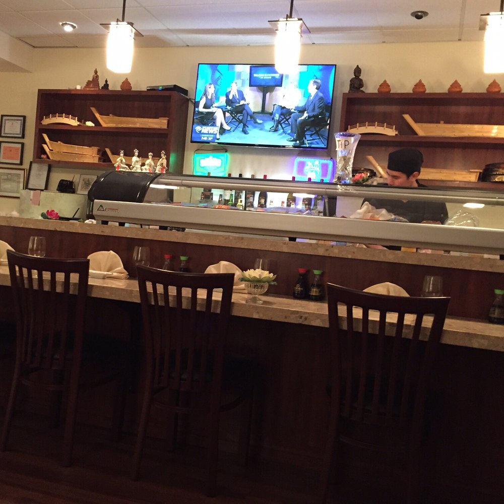 Bua Thai Sushi - Dining Area - Sushi Bars Near Me - Malta, New York
