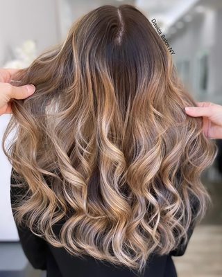 Davida Salon by null