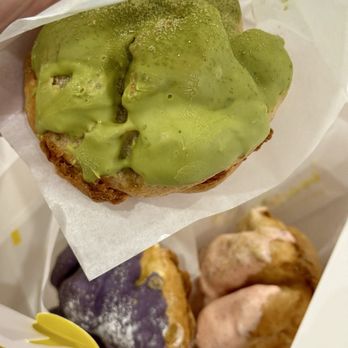 Beard Papa's - Matcha Cream Puff - Desserts Near Me - Flushing, New York