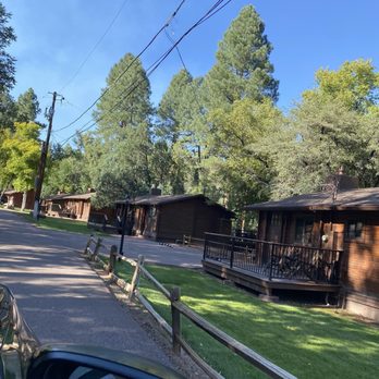 Kohl's Ranch Lodge - Cabin row - Hotels Near Me - Payson, Arizona