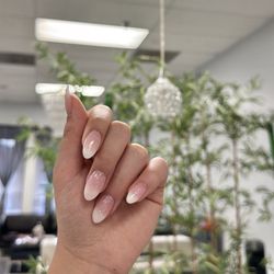 Happy Nails - Dip Ombré pink + white w/ glitter by Tracy