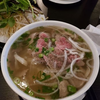 Pho Binh Minh Vietnamese Cuisine - House special pho #22 - Vietnamese Near Me - Hamilton, Ontario Pho Binh Minh Vietnamese Cuisine - House special pho #22 - Vietnamese Near Me - Hamilton, Ontario