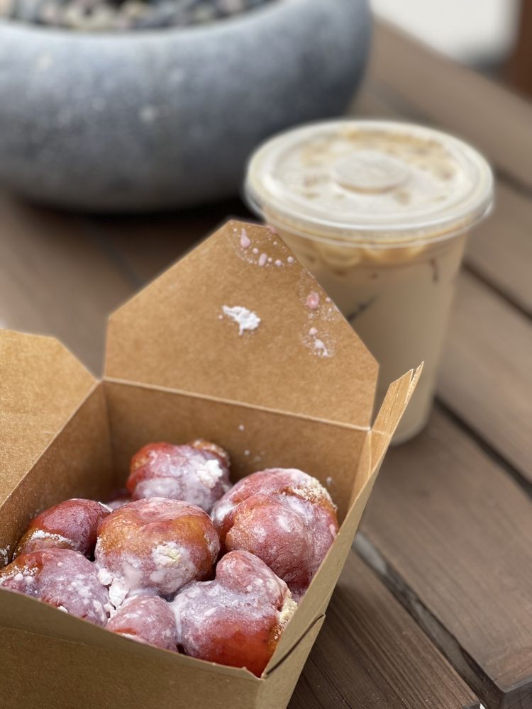 Fredericksburg Mini-Donut Co. Logo