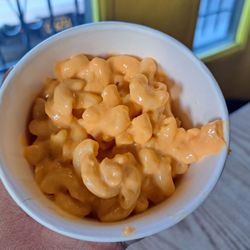Krispy Krunchy Chicken - Mac and cheese