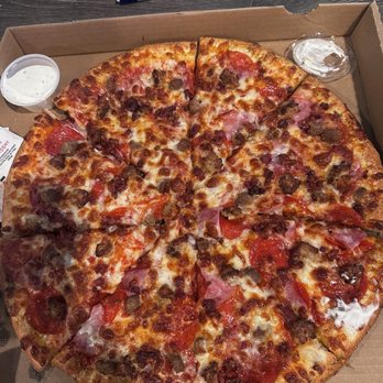 Tinder's Pizza - Pizza Near Me - Reseda, California