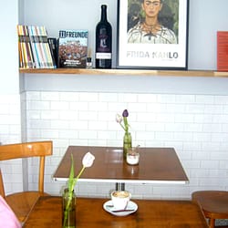 Ambar Bistro - Frida Kahlo mit 11 Freunden. Prost.