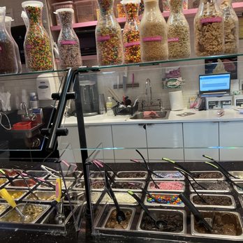 Downtown Yogurt Tribeca - Toppings - Ice Cream & Frozen Yogurt Near Me - New York, New York Downtown Yogurt Tribeca - Toppings - Ice Cream & Frozen Yogurt Near Me - New York, New York