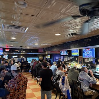 Legend Larry's - Bar area - Chicken Wings Near Me - Green Bay, Wisconsin