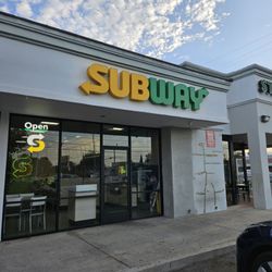 Mission Hills Village - Subway