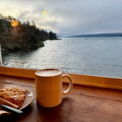 Darvill's Book Store - Great coffee and view on a cool December morning