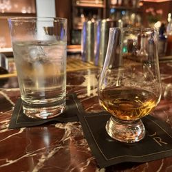 Teller's Bar and Lounge - Nice whiskey to relax