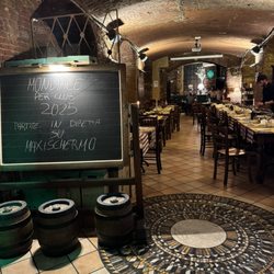 Carlsberg Øl - Entry area at the pub.