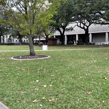 Lafayette Square - Parks Near Me - New Orleans, Louisiana