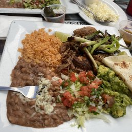 Carnitas again Everything tasty and fresh!!!!