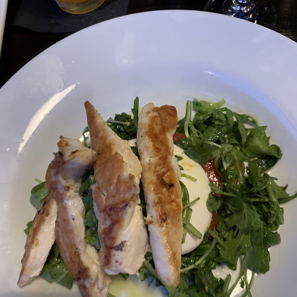 Mahoney’s on Main - Burrata salad with grilled chicken - American Near Me - Bourne, Massachusetts Mahoney’s on Main - Burrata salad with grilled chicken - American Near Me - Bourne, Massachusetts