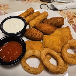 Main Street Pizza - Sampler platter appetizer