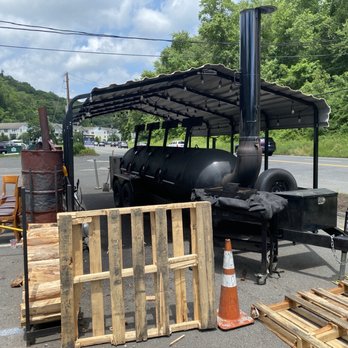 Hoodoo Brown BBQ - Bbq pit - Barbeque Near Me - Ridgefield, Connecticut