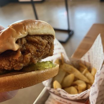 Big Chicken - Fast Food Near Me - Hixson, Tennessee
