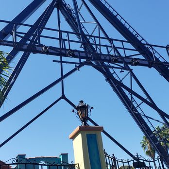 dragon swing - Amusement Parks Near Me - Buena Park, California