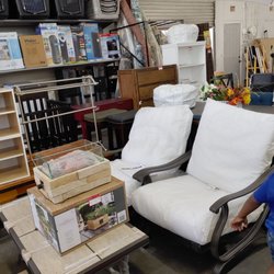 International Discount Outlet - They've got all kinds of great stuff from food to patio furniture to Nike air Max