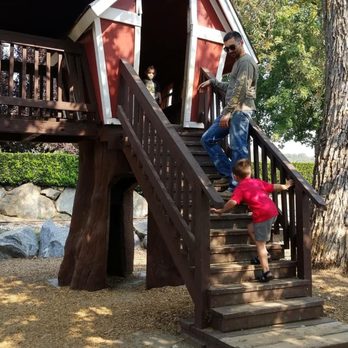Cover's Apple Ranch - Playground - Bakeries Near Me - Tuolumne, California