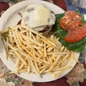 Jordie's Trailside Cafe - 1907 Burger - American Near Me - Bowlus, Minnesota