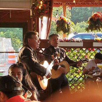 Jose's Authentic Mexican Restaurant - The mariachi that saranade me during dinner - Mexican Near Me - Wisconsin Dells, Wisconsin