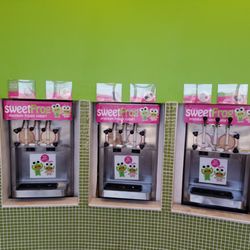 Sweet Frog premium frozen yogurt - Selection of different yogurts