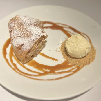 The Arbour - Warm Gala Apple Strudel - New American Near Me - Pasadena, California