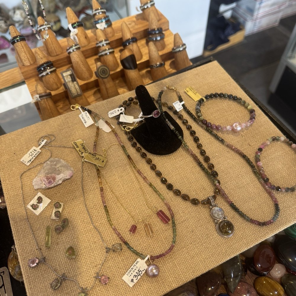 Dinosaur Gallery - Gemstones & Minerals Near Me - Del Mar, California