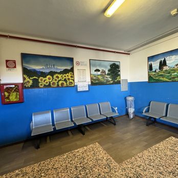Stazione - Platform waiting room. - Train Stations Near Me - Bagnacavallo, SI Stazione - Platform waiting room. - Train Stations Near Me - Bagnacavallo, SI