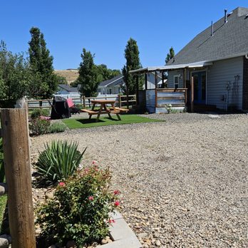 Snowy Owl Retreats - Outside there is a covered porch, picnic table, BBQ, and firepit for your enjoyment. - Vacation Rentals Near Me - Payette, Idaho Snowy Owl Retreats - Outside there is a covered porch, picnic table, BBQ, and firepit for your enjoyment. - Vacation Rentals Near Me - Payette, Idaho