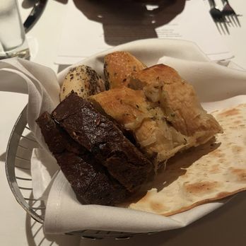 The Capital Grille - Table bread - Steakhouses Near Me - Orlando, Florida The Capital Grille - Table bread - Steakhouses Near Me - Orlando, Florida