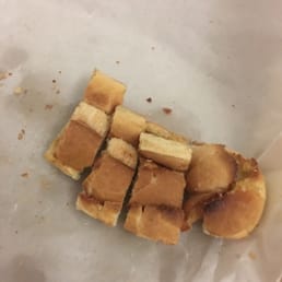 Terrible this is what they call garlic bread. Nothing but a sandwich style bread and some butter on it. Terrible this is what they call garlic bread. Nothing but a sandwich style bread and some butter on it.